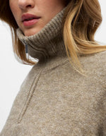 trinity-pull-col-montant-beige-diana-object-5