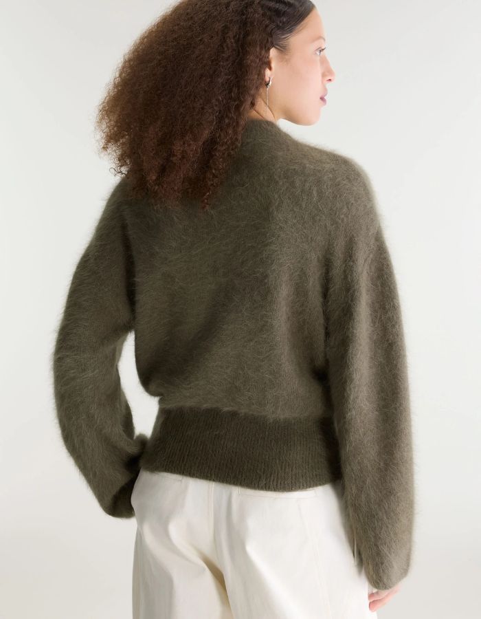 Pull Dateko Dusty Olive en angora pour femme Bellerose