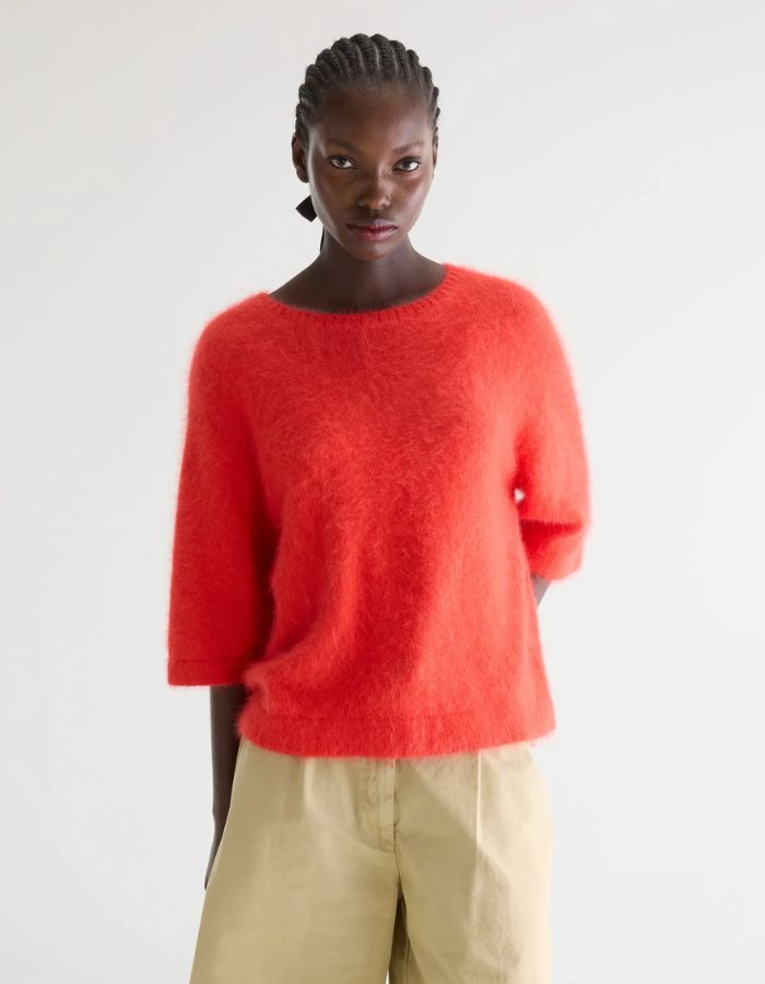Pull Dime Angora Salsa rouge intense, coupe relaxed, col rond, manches coude, maille angora douce.