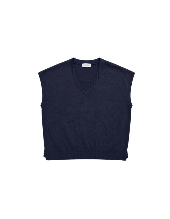 Pull à manches courtes pour femme en laine mérinos 2 fils bleu nuit avec col V, emmanchures basses et fentes latérales, modèle Orfeo de la marque Hana San