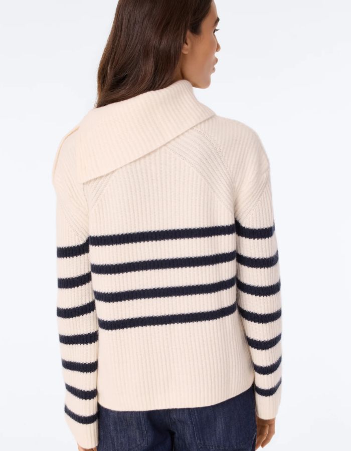 Pull Vale blanc à rayures bleu marine Kujten