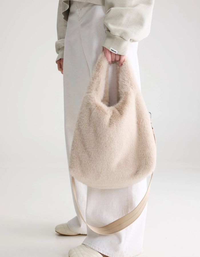 Sac à main Helga Stone en fausse fourrure crème Bellerose