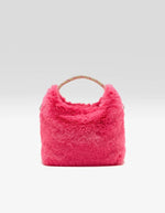 Sac Helcro rose géranium en fausse fourrure moelleuse avec double anse en corde.