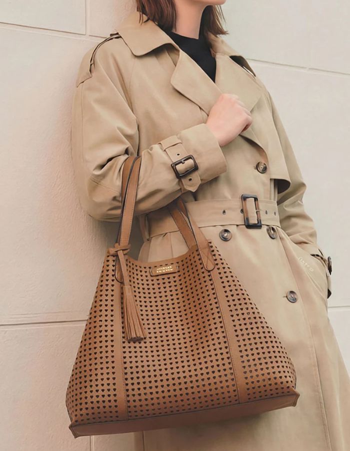 trinity-sac-odeon-brandy-cuir-perfore-loxwood-2