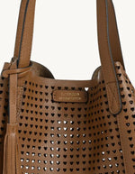 trinity-sac-odeon-brandy-cuir-perfore-loxwood-4