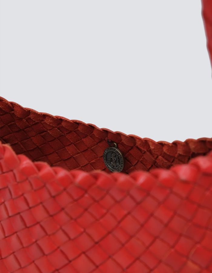 trinity-sac-rosanna-poppy-red-dragon-diffusion-3