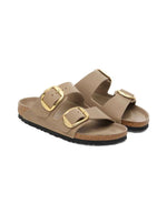Sandales Birkenstock Arizona Big Buckle en cuir huilé Tabacco Brown avec boucles dorées.