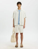 trinity-short-beige-cal-rayures-bleu-ciel-selected-4