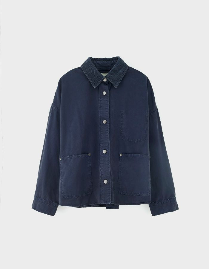 Surchemise Wandy relaxed navy avec col velours côtelé, fermeture à boutons-pression et poches plaquées.