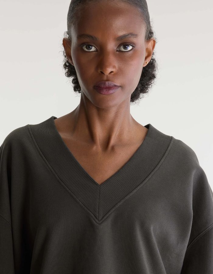 Sweatshirt court Sula Wakame vert foncé à col V pour femme Bellerose