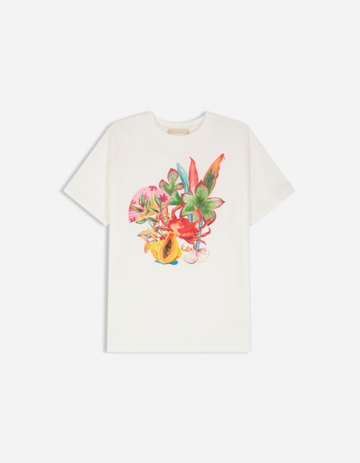 T-shirt Genesos Vanessa Bruno en coton organique écru avec imprimé multicolore de fleurs, fruits et coquillages.