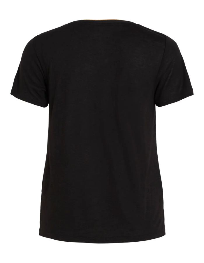Dos du T-shirt noir uni pour femme modèle Noel de la marque Vila. Design classique à manches courtes et col en V, réalisé dans une maille jersey fluide et extensible