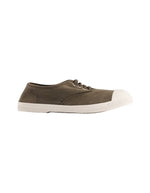 Tennis Bensimon femme kaki en toile de coton avec lacets blancs et semelle en caoutchouc.