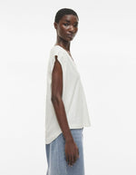 trinity-tshirt-blanc-col-v-hollie-rouge-edit-5