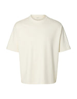 T-shirt décontracté pour homme en coton bio lourd blanc cassé avec col rond et manches courtes, modèle Relaxtaj SS O-Neck Tee couleur Regret de la marque Selected Homme.