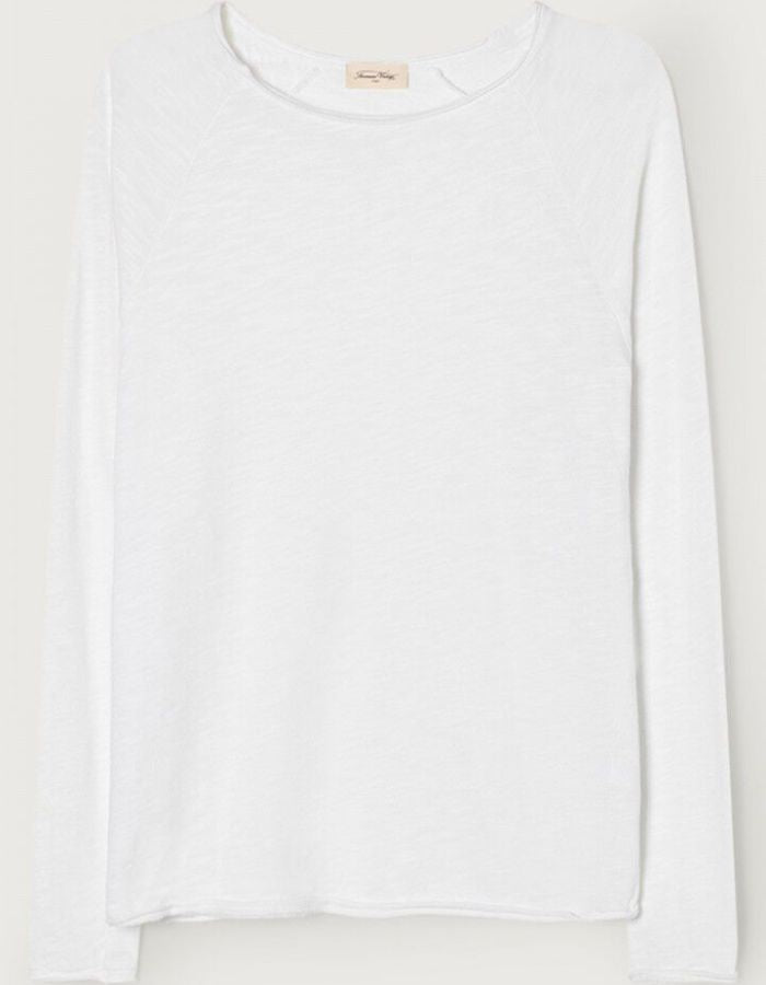 T-shirt à manches longues pour homme de couleur blanc uni, modèle Sonoma de la marque American Vintage. Présente une coupe droite en coton flammé épais texturé avec un col rond et des manches de style raglan.