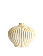trinity-vase-decoratif-strie-beige-ceramique-beige-1