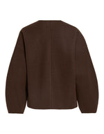 Dos de la Veste légère et ample pour femme de couleur marron foncé Coffee Bean, modèle Juice de la marque Vila. Présente un col en V, des manches longues à emmanchures tombantes et une fermeture discrète par boutons-pression.