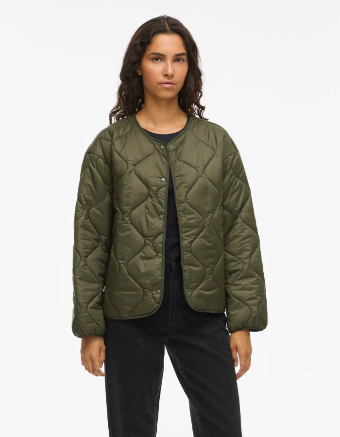 trinity-veste-kaki-courte-matelassee-dune-vila-3