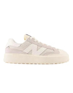 Baskets New Balance CT302 Sea Salt en mesh et daim blanc cassé avec semelle plateforme épaisse.