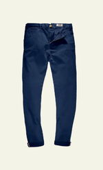 Chino Marseille Dark Navy slim fit avec fermeture éclair ouverte et revers rayé.