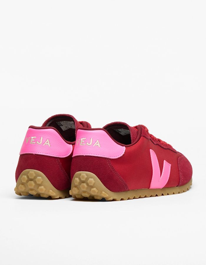 Talons des Baskets techniques profilées pour femme et homme en toile Nolyn et cuir suède couleur Pepper Sari avec semelle crantée, modèle GT Nolyn de VEJA.