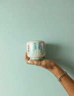 Taille de la Bougie parfumee paddywax a dopo linen and orris pot ceramique peint a la main