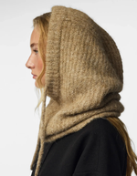 Profil de la Cagoule nambi balaclava beige cordon serrage tricot polyester recycle de la marque Pieces