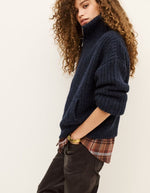 Profil du Cardigan belwane marine en maille alpaga mohair gilet bleu marine bash