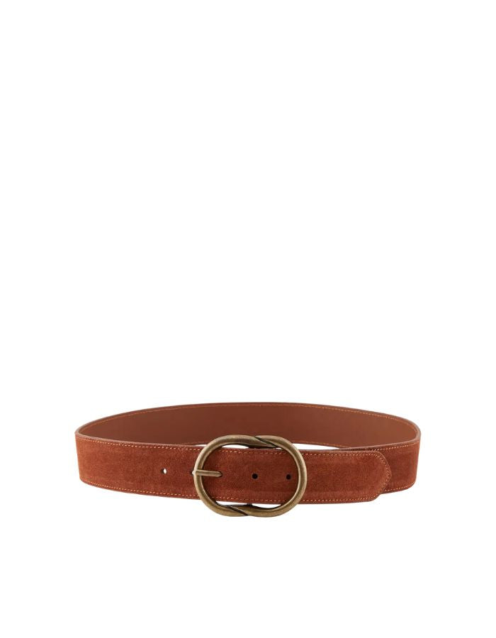 Boucle de la Craquez pour la ceinture en daim véritable Laura de PIECES couleur Root Beer. Une ceinture large de 4 cm en cuir suédé de vachette avec une boucle travaillée.