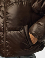 Poche de la Doudoune courte matelassée marron hot fudge à col montant et fermeture zippée marque PIECES