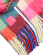 Détail de l'Echarpe longue fina vanille rose multicolore franges polyester recycle pieces