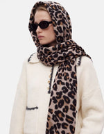 Echarpe etole longue en mode capuche jorna black leo pieces leopard noir gris polyester recycle