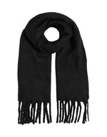 Grande écharpe longue tissée noire pour femme avec finitions frangées aux extrémités, modèle Nikita de la marque PIECES