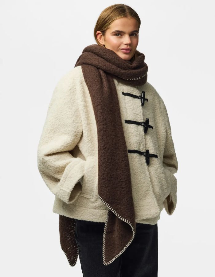 Silhouette avec la Grande echarpe longue xl marron et ecru hot fudge birch pyron long scarf pieces 50x210cm