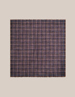 Grand foulard carré déplié pour femme en laine fine à motif tartan écossais marron et henné avec bords frangés, modèle Édimbourg N°800 Henna de MOISMONT.