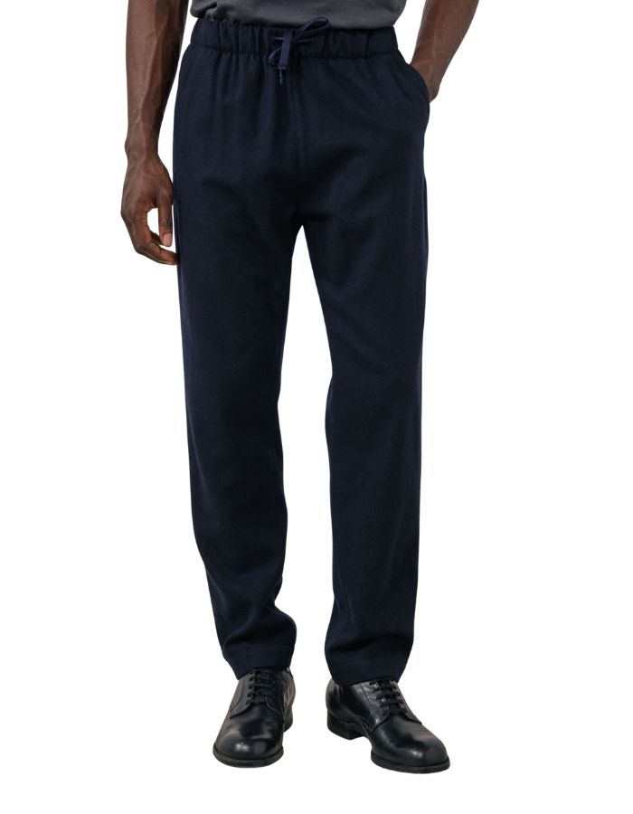 Pantalon droit en flanelle de laine recyclée bleu marine pour homme avec ceinture élastiquée à cordon de serrage, modèle Joggy de la marque Hartford.