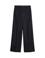 Pantalon droit légèrement évasé pour femme en lainage bleu marine navy longueur 7/8e avec poches plaquées et pli marqué, modèle Harry de la marque Soeur.