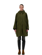 Parka oversize déperlante couleur kaki pour femme avec capuche et doublure ouatinée amovible, modèle Orage Cor de la marque Prêt Pour Partir.