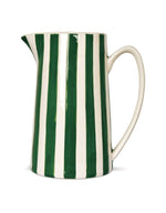 Grand pichet en céramique à rayures vertes, marque Opjet. Design vintage avec anse et bec verseur, d'une hauteur de 21,3 cm et d'une contenance de 1 litre.