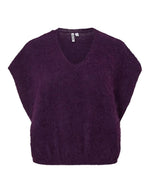 Pull sans manches en maille douce violet profond chiné acai melange avec col en V et coupe ample, modèle Allie de la marque PIECES