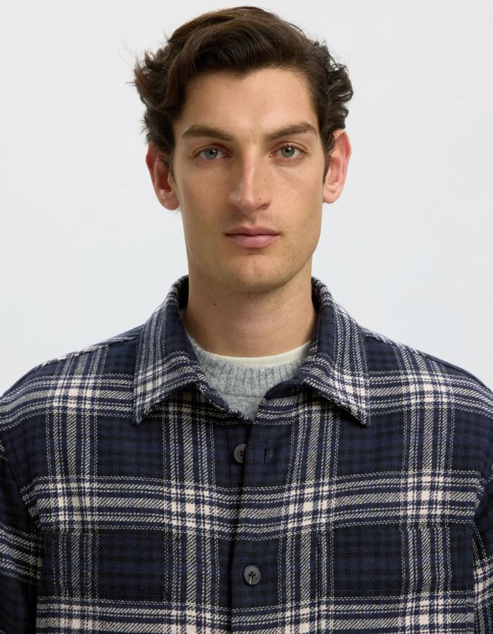 Col de la Surchemise en laine tweed carreaux bleu marine egret et noir pablo homme marque Selected