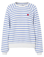 Sweatshirt col rond pour femme en jersey rayé blanc cassé et bleu hortensia avec motif cœur brodé, modèle Greta LS Emb UB Sweat de PIECES.