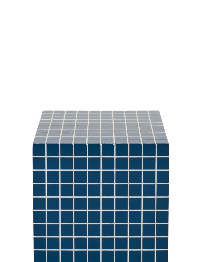 Trinity-table-appoint-cube-damier-bleu-blanc-jolipa-1