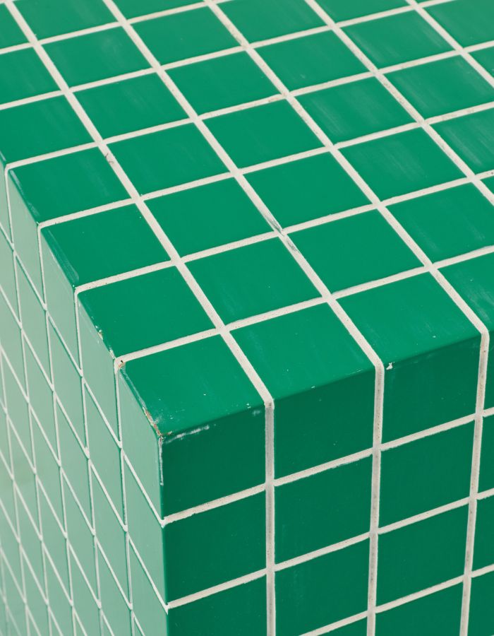 Trinity-table-appoint-cube-damier-vert-blanc-jolipa-2