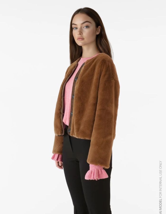Profil de la Veste légère pour femme beige taupe nuthatch avec col rabattu en velours côtelé marron coffee bean et fermeture boutonnée, modèle Avo de la marque VILA