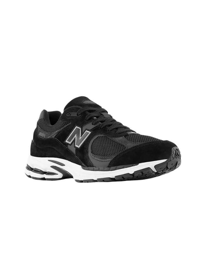 trinity-baskets-2002R-noir-new-balance-1