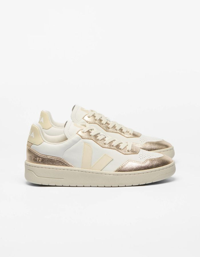 trinity-baskets-v90-leather-white-calcaire-platine-veja-1