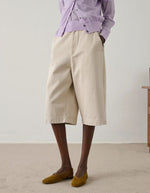 Bermuda Francis Blanc Gres Soeur en coton biologique, coupe oversize, longueur sous le genou.