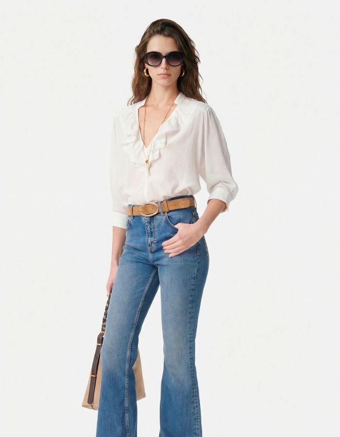 Blouse Grenet Blanc Vanessa Bruno en voile de coton blanc, encolure en V à volants, manches mi-longues.